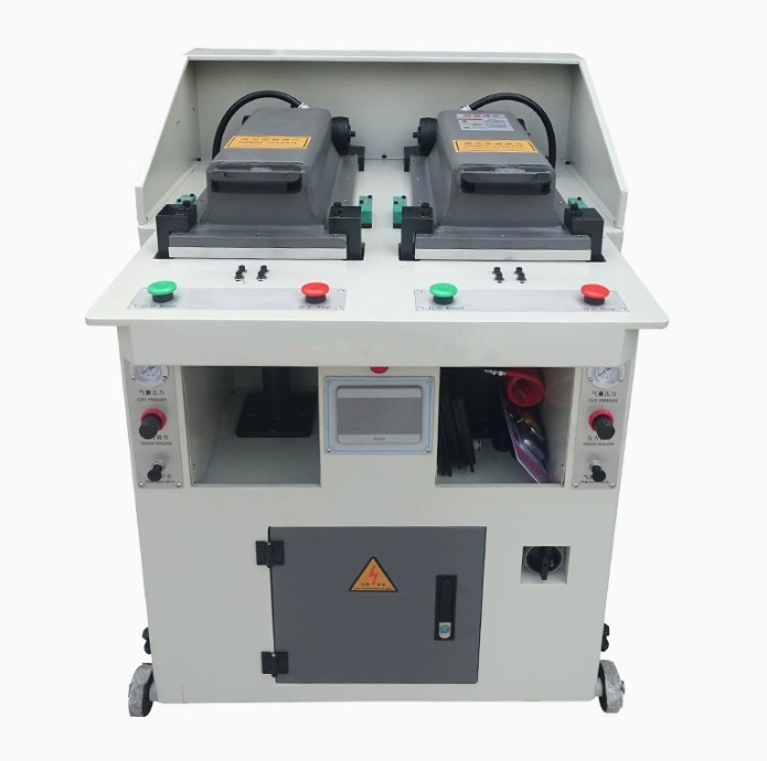 Sole pressing machine